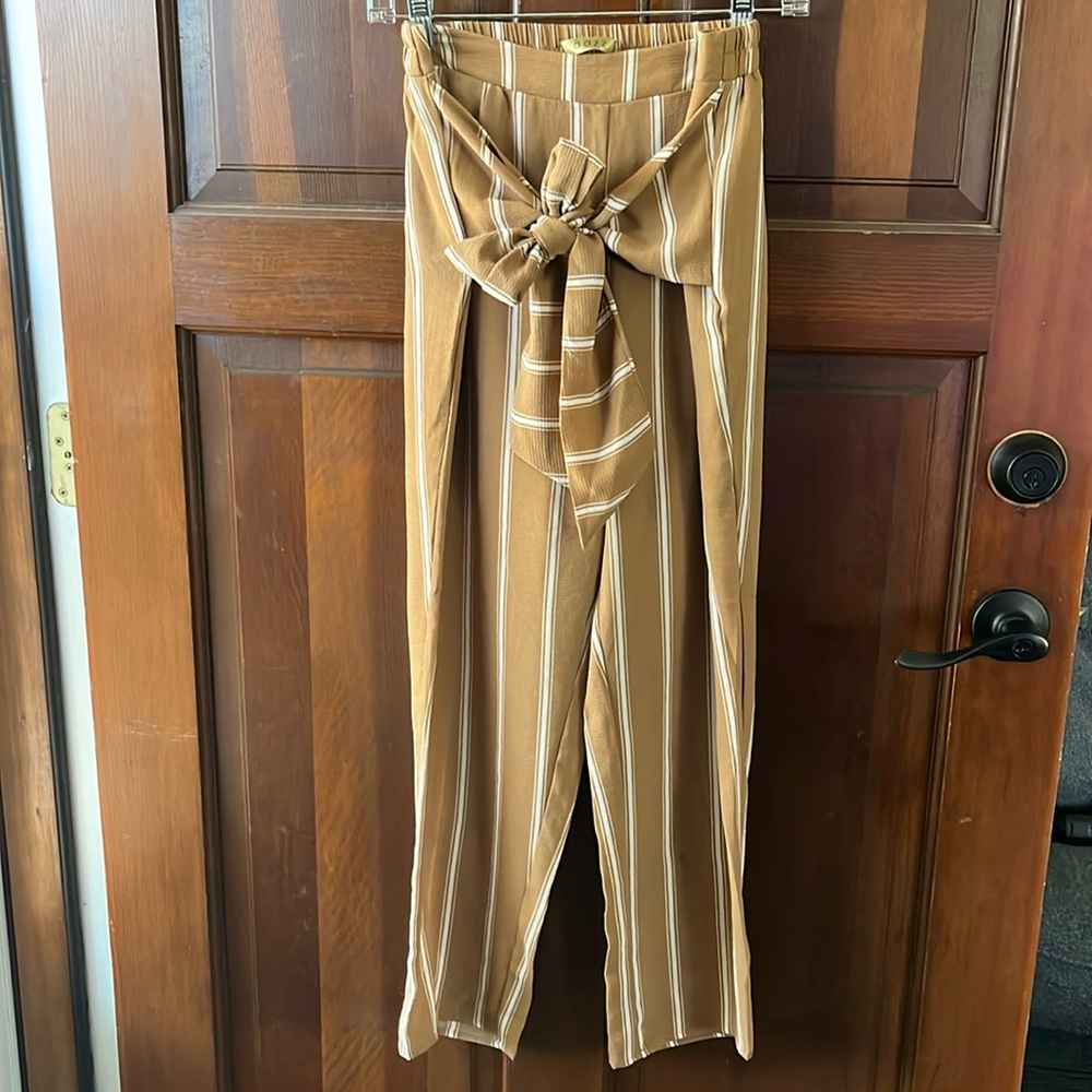 Boutique straight leg dress pants with front tie bow size M